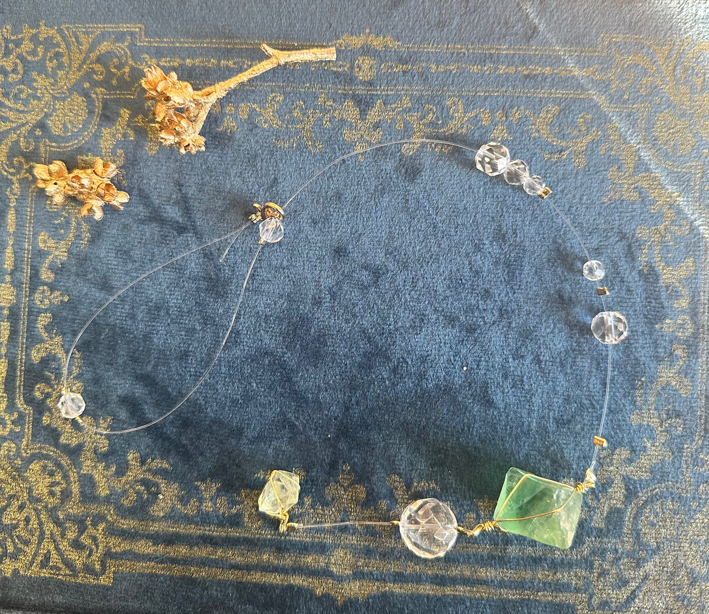 フローライトと水晶のサンキャッチャー【星くず】HOSHIKUZU