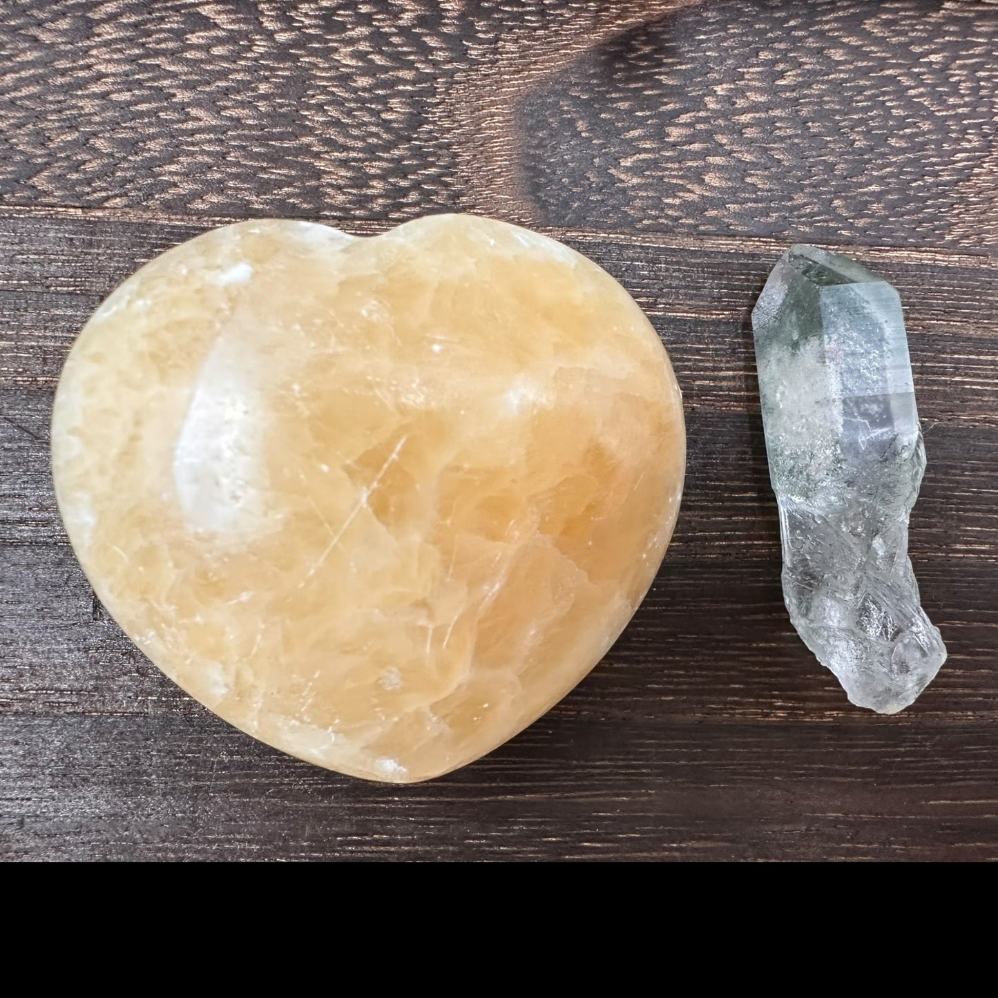【アラゴナイトハート】と【ファントム緑泥石水晶ポイント】の二重の守り