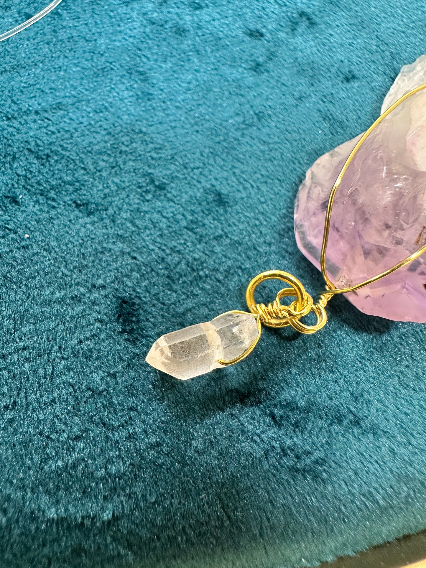 アメジストと水晶のサンキャッチャー【宵の雫(よいのしずく)】