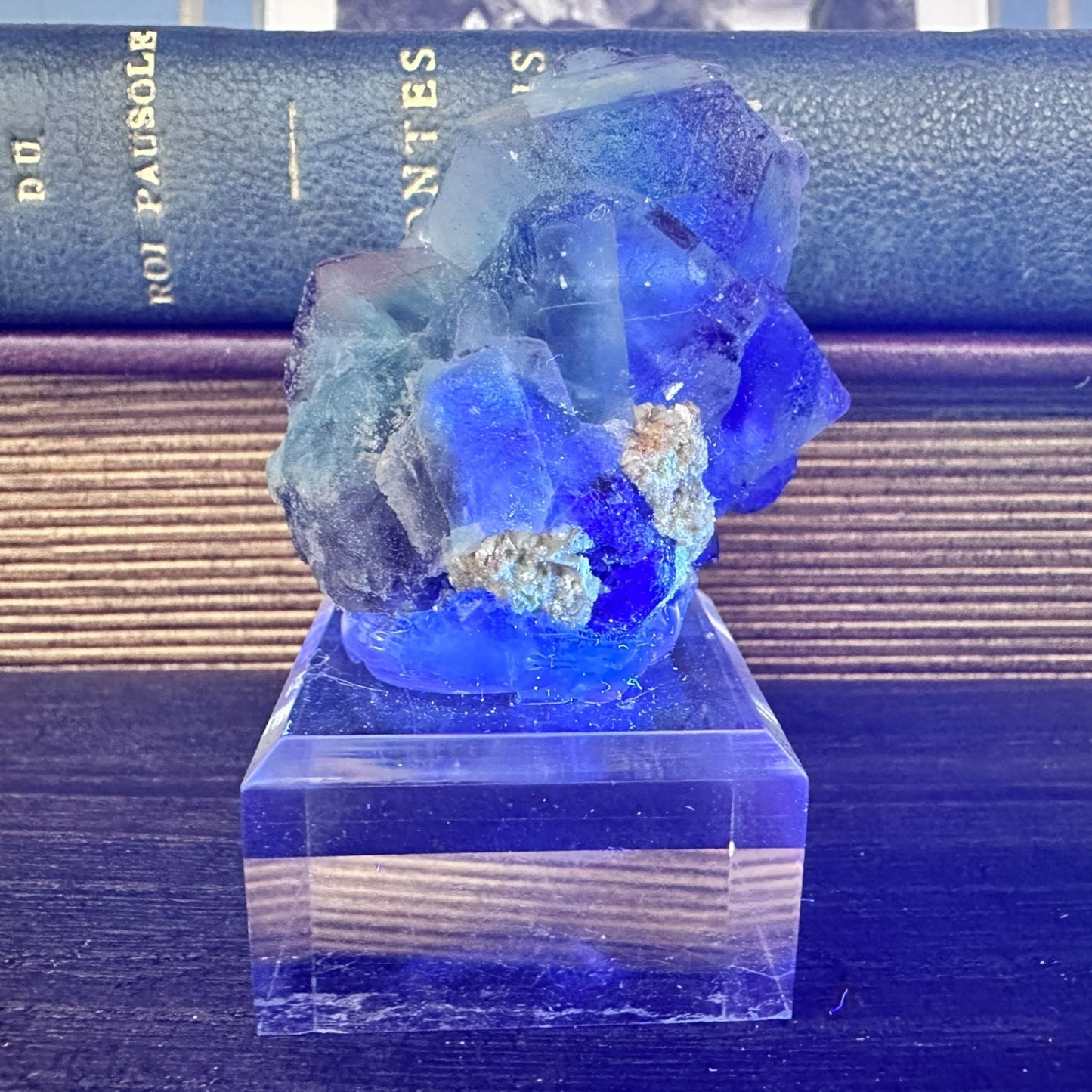 【アクリル台座付き標本】ナミビア産フローライト