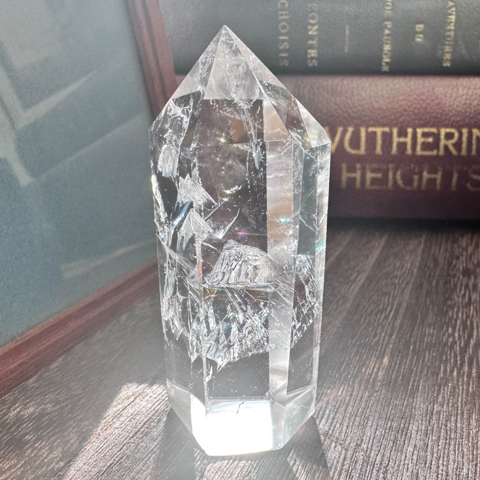 【魔女の手の中の虹】レインボー水晶 アイリスクォーツ