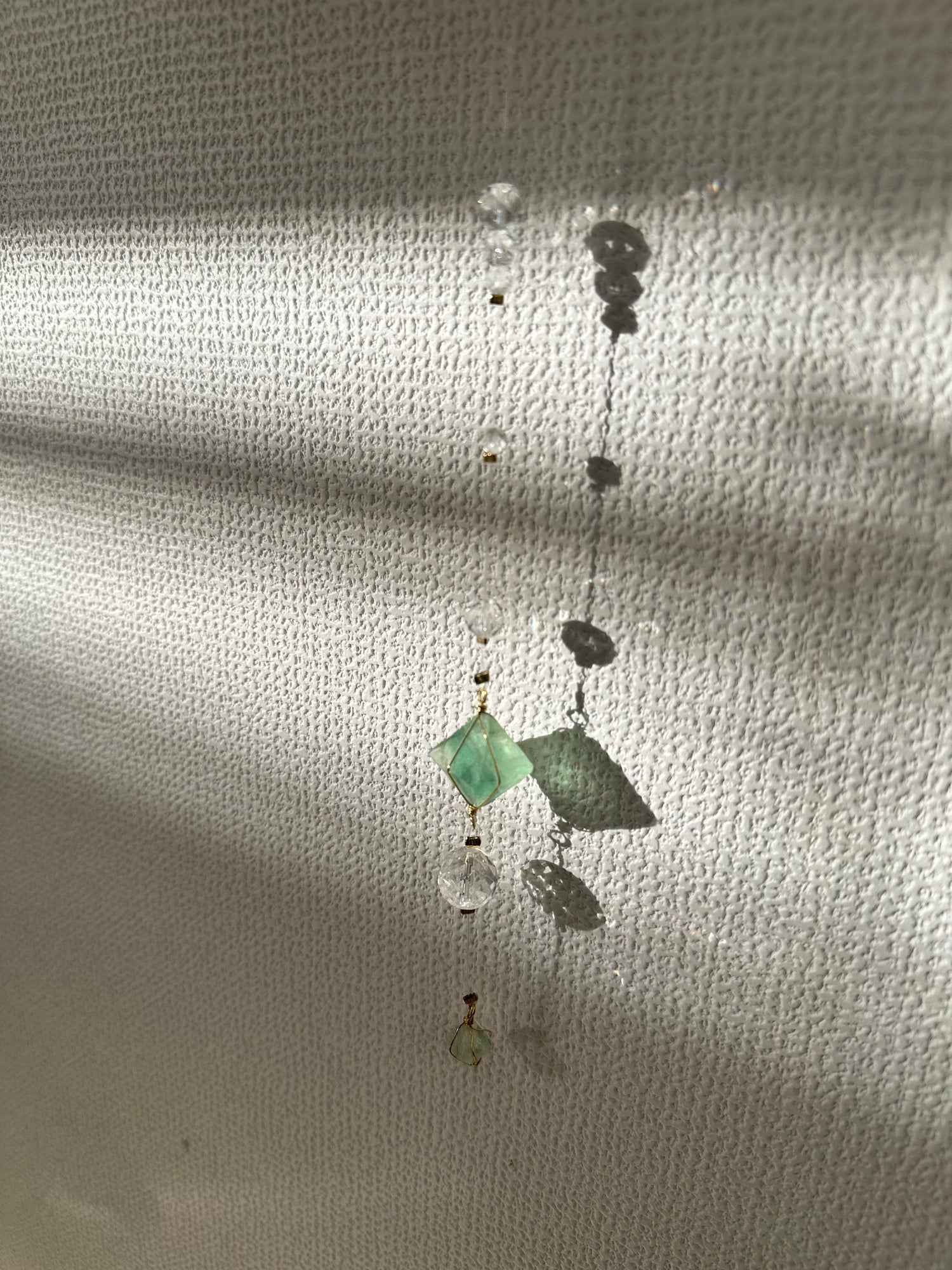 光を取り込むインテリア✨️天然石のサンキャッチャー✨️
