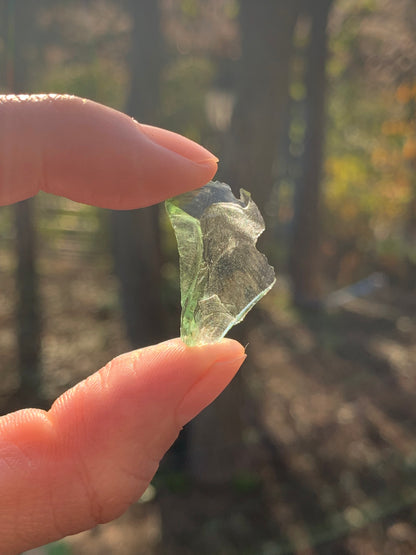 【古代レムリアの記憶を宿す石】【ネバダ州産】アンダラクリスタル　ミントグリーン系　n320