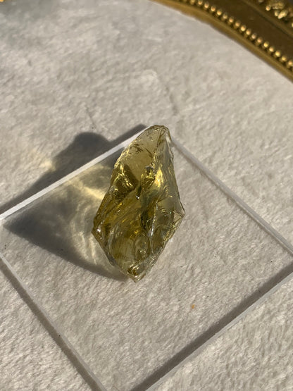 【古代レムリアの記憶を宿す石】【ネバダ州産】アンダラクリスタル　ゴールド系　n314