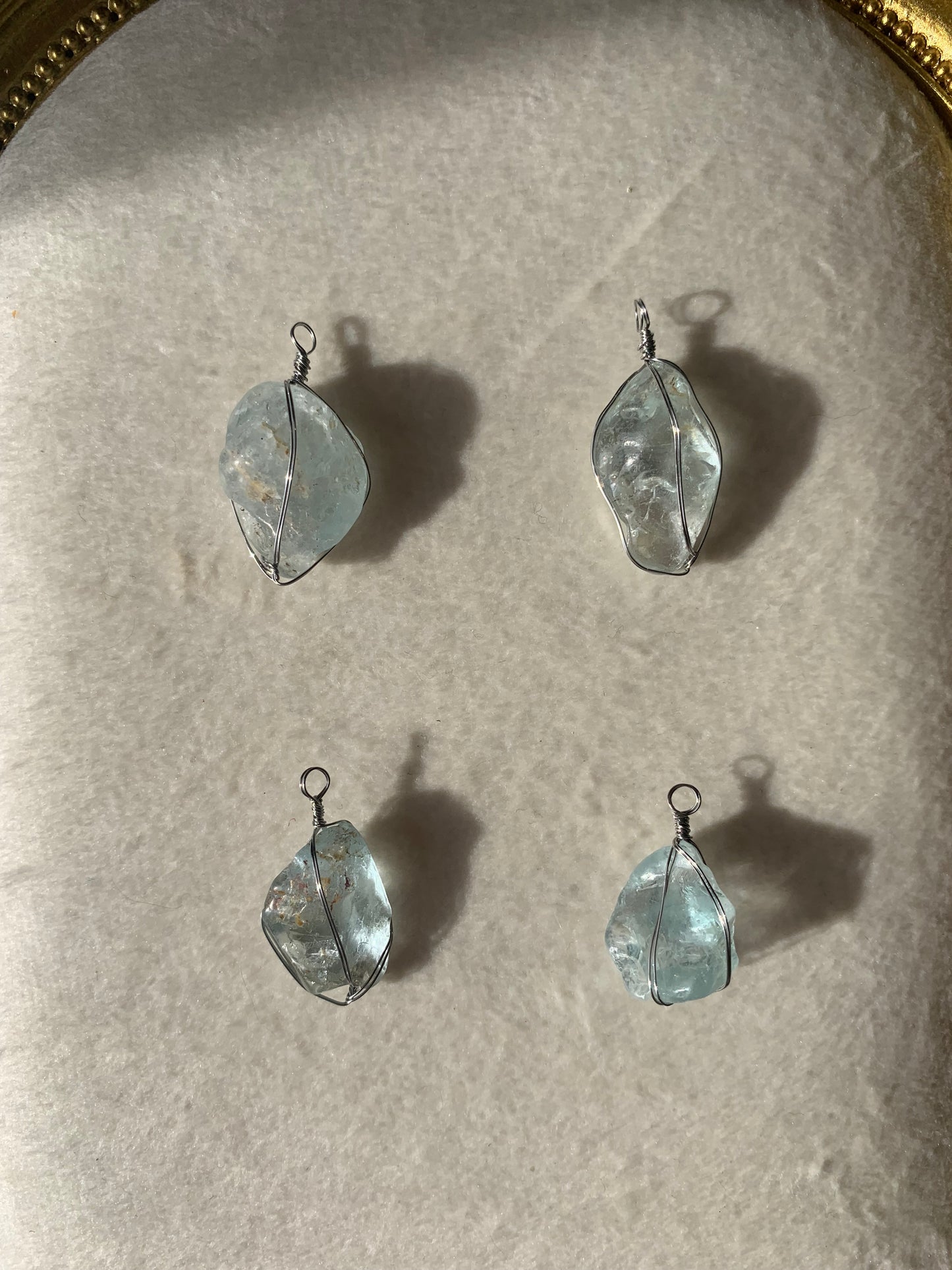 【原石パーツ】11月誕生石・ブルートパーズ　シルバーワイヤー巻き　4個セット　n306