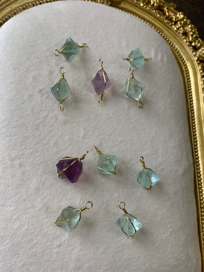 【原石パーツ】八面体フローライト　ゴールドワイヤー巻き　メガネ留（片方5個・両方5個）　10個セット　n309