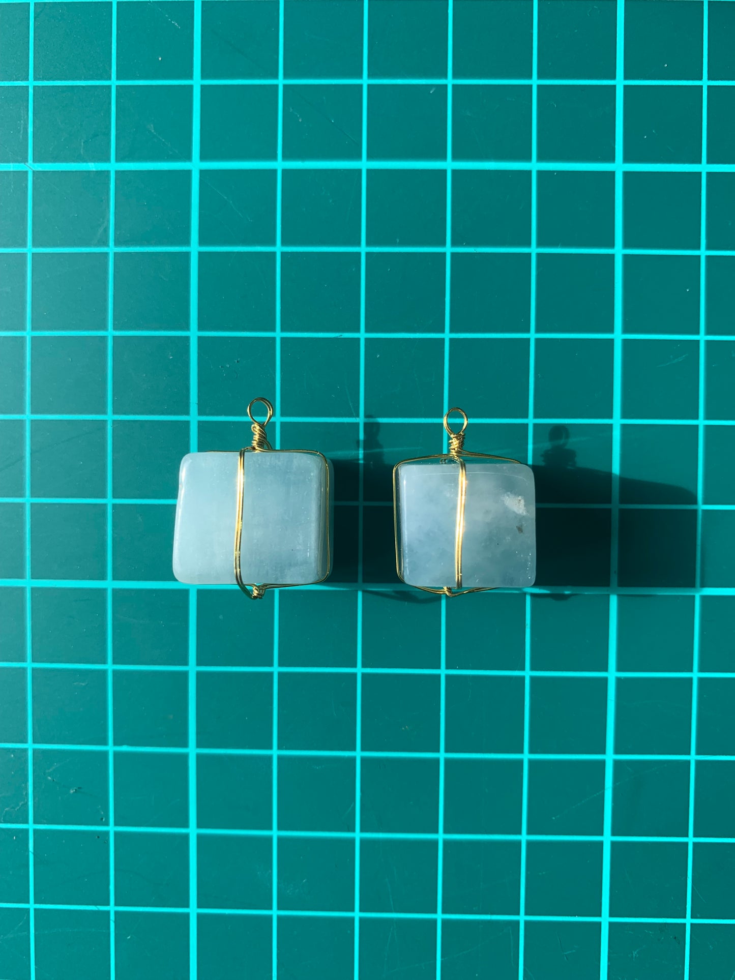 【原石パーツ】アクアマリン　ゴールドワイヤー巻き　2個セット　n308