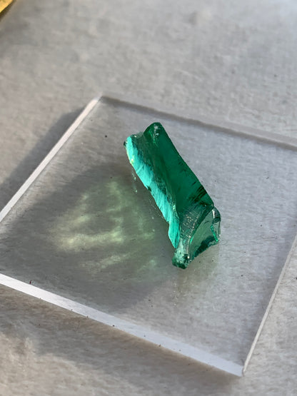 【古代レムリアの記憶を宿す石】【ネバダ州産】アンダラクリスタル　グリーン系　n319