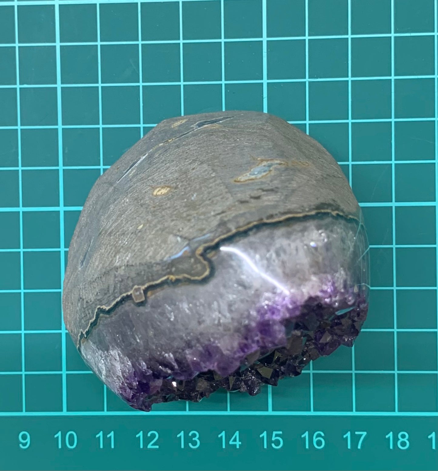 手のひらサイズの【アメジストドーム】深い癒しと浄化の力 n264