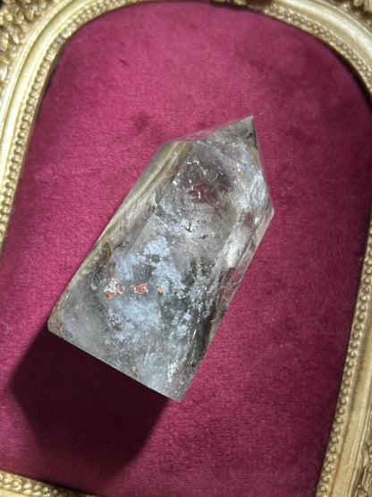 【自然の庭を閉じ込めた】虹入りガーデンクォーツ（ブラジル産）n397