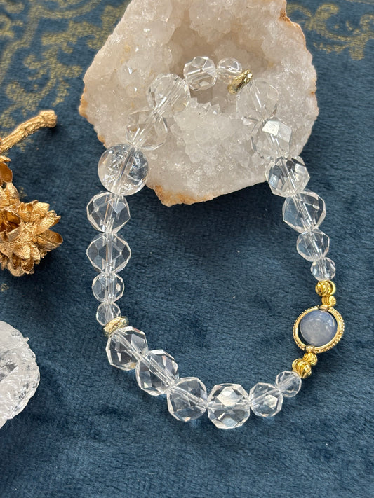 【ブレスレッド】　送料無料　「静かな知性とクリアな輝きをまとう」 水晶 × デュモルチェライトインクォーツ ブレスレット　n345