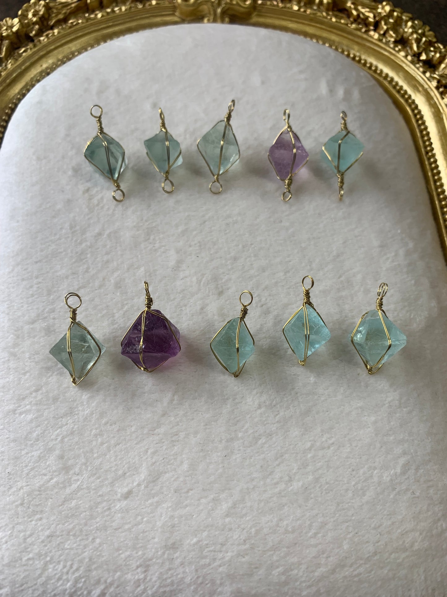 【原石パーツ】八面体フローライト　ゴールドワイヤー巻き　メガネ留（片方5個・両方5個）　10個セット　n309