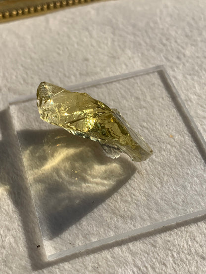 【古代レムリアの記憶を宿す石】【ネバダ州産】アンダラクリスタル　ゴールド系　n314