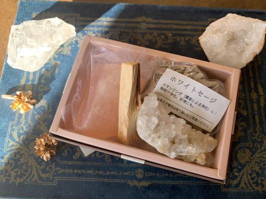 【浄化】　「はじめての浄化セット」 パロサント × ホワイトセージ× 水晶クラスター×ヒマラヤ岩塩　n348