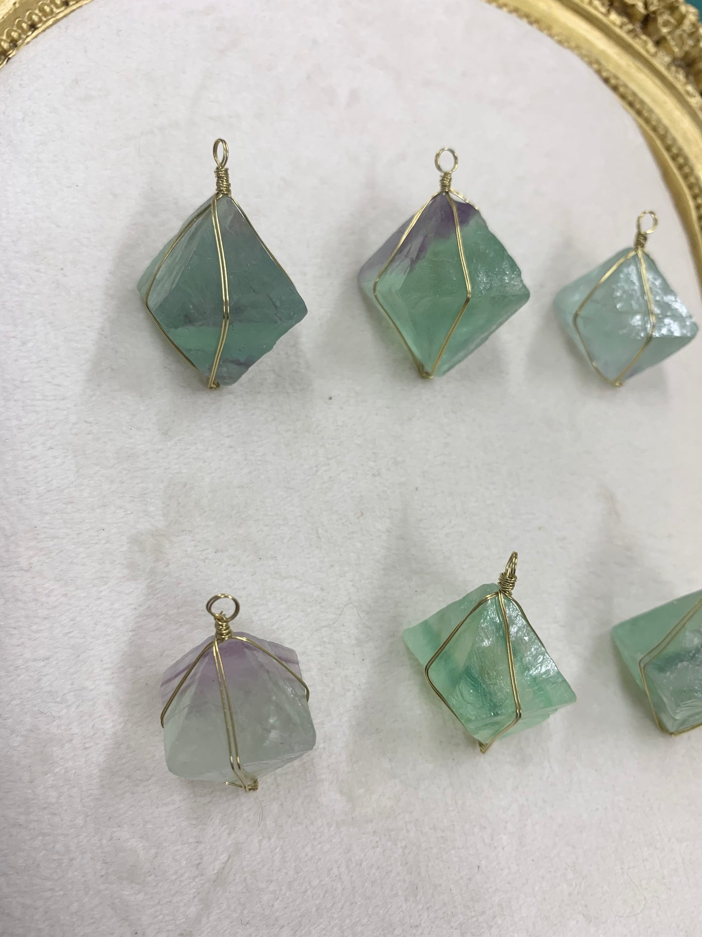 【原石パーツ】八面体フローライトワイヤー巻き6個セット　n304