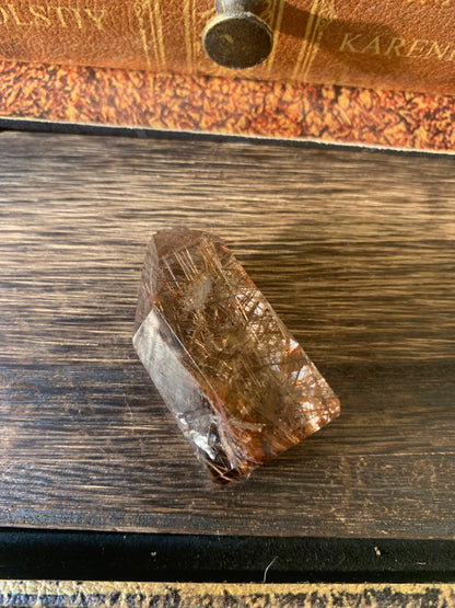 【光を纏う黄金の水晶】ルチルクォーツ  n294