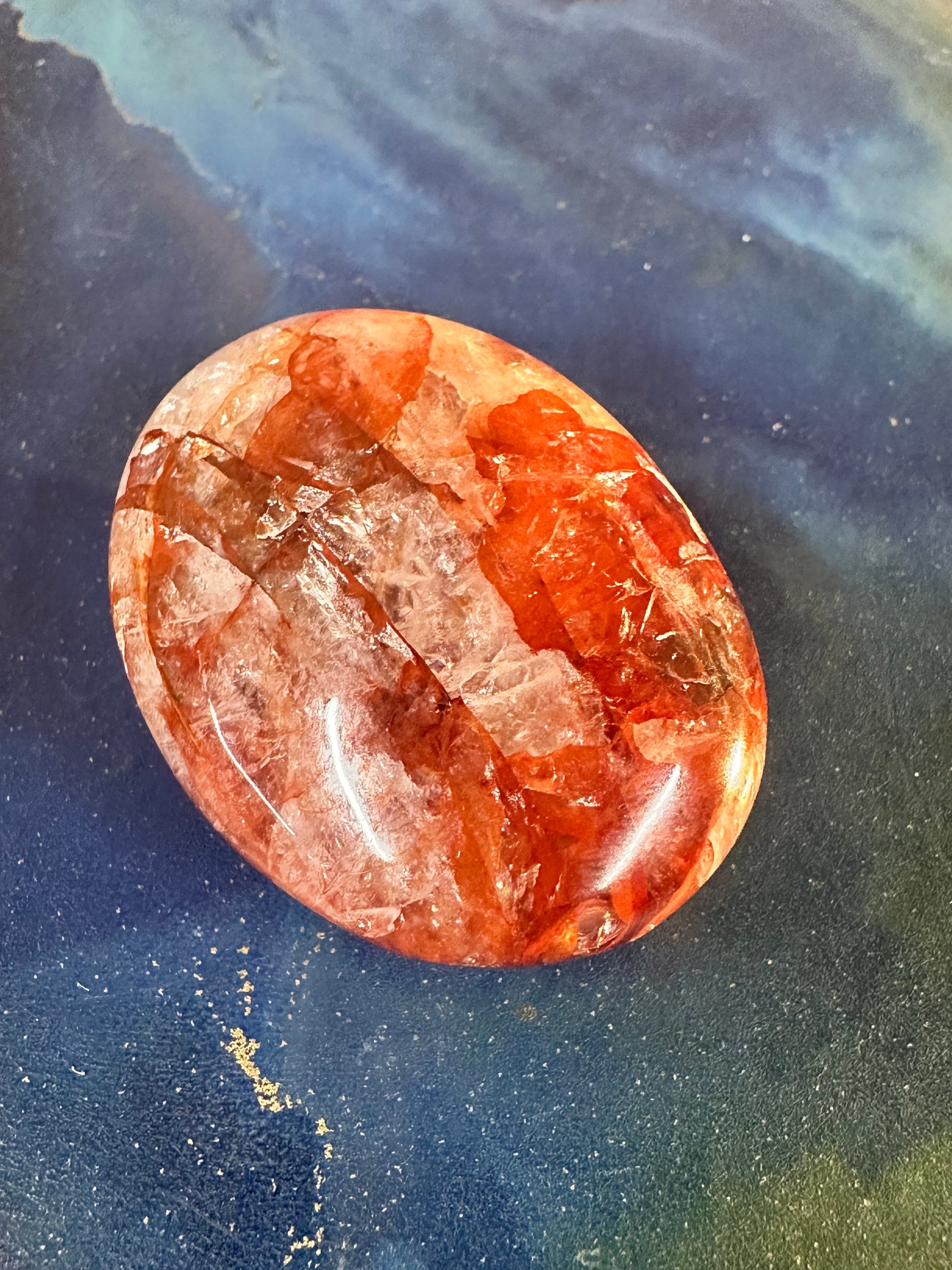 ライモナイトインクォーツ ー心の濁りを浄化し、運気を金魚のように ライモナイトインクォーツ ー心の濁りを浄化し、運気を金魚のように