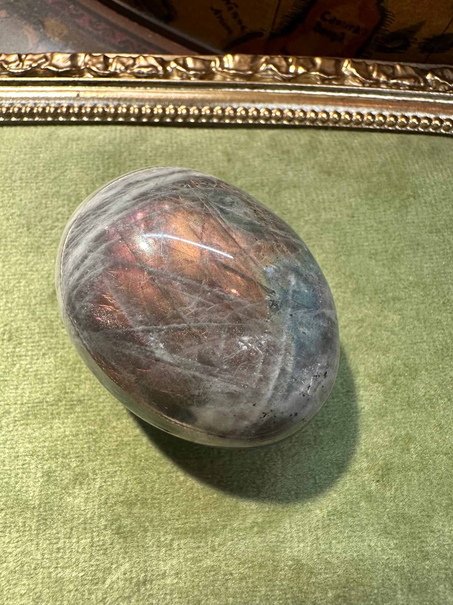 ラブラドライト 希少なピンクシラー – Crystal Charm ラブラドライト 希少なピンクシラー – Crystal Charm