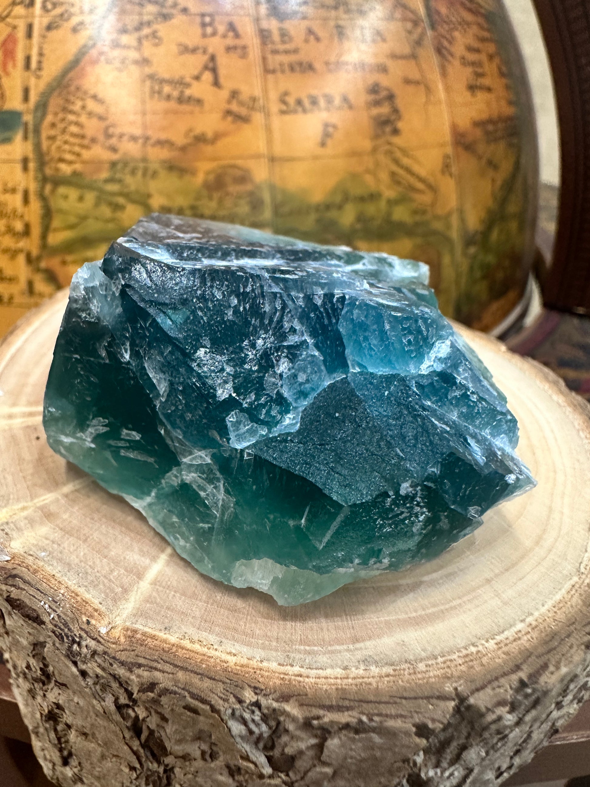 中国浙江省産 スモーキードゥルージークォーツと超透明なフローライト 中国浙江省産 スモーキードゥルージークォーツと超透明なフローライト