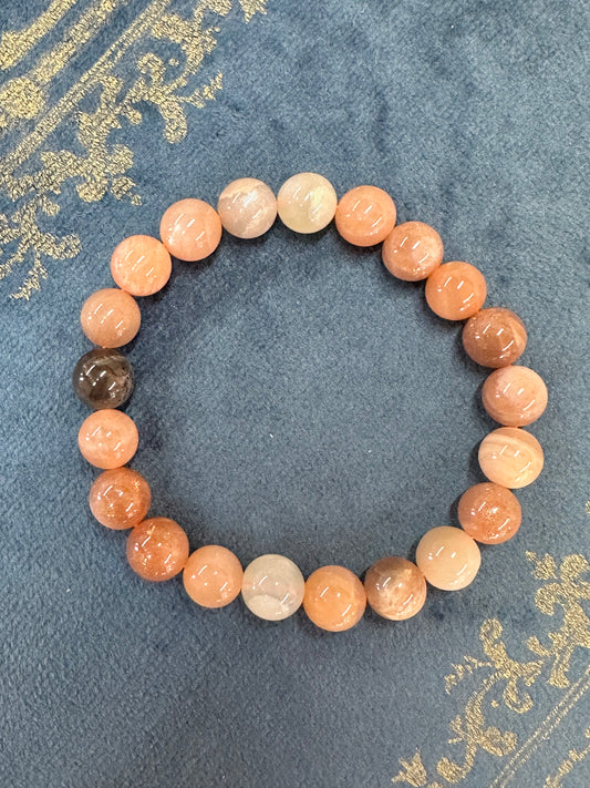【ブレスレッド】　送料無料　「太陽と月をひとつに宿す、やさしいお守り」 サンムーンストーン（インド産）9mm ブレスレット　n356