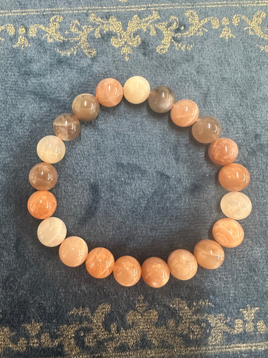 【ブレスレッド】　送料無料　「太陽と月をひとつに宿す、やさしいお守り」 サンムーンストーン（インド産）9mm ブレスレット　n357