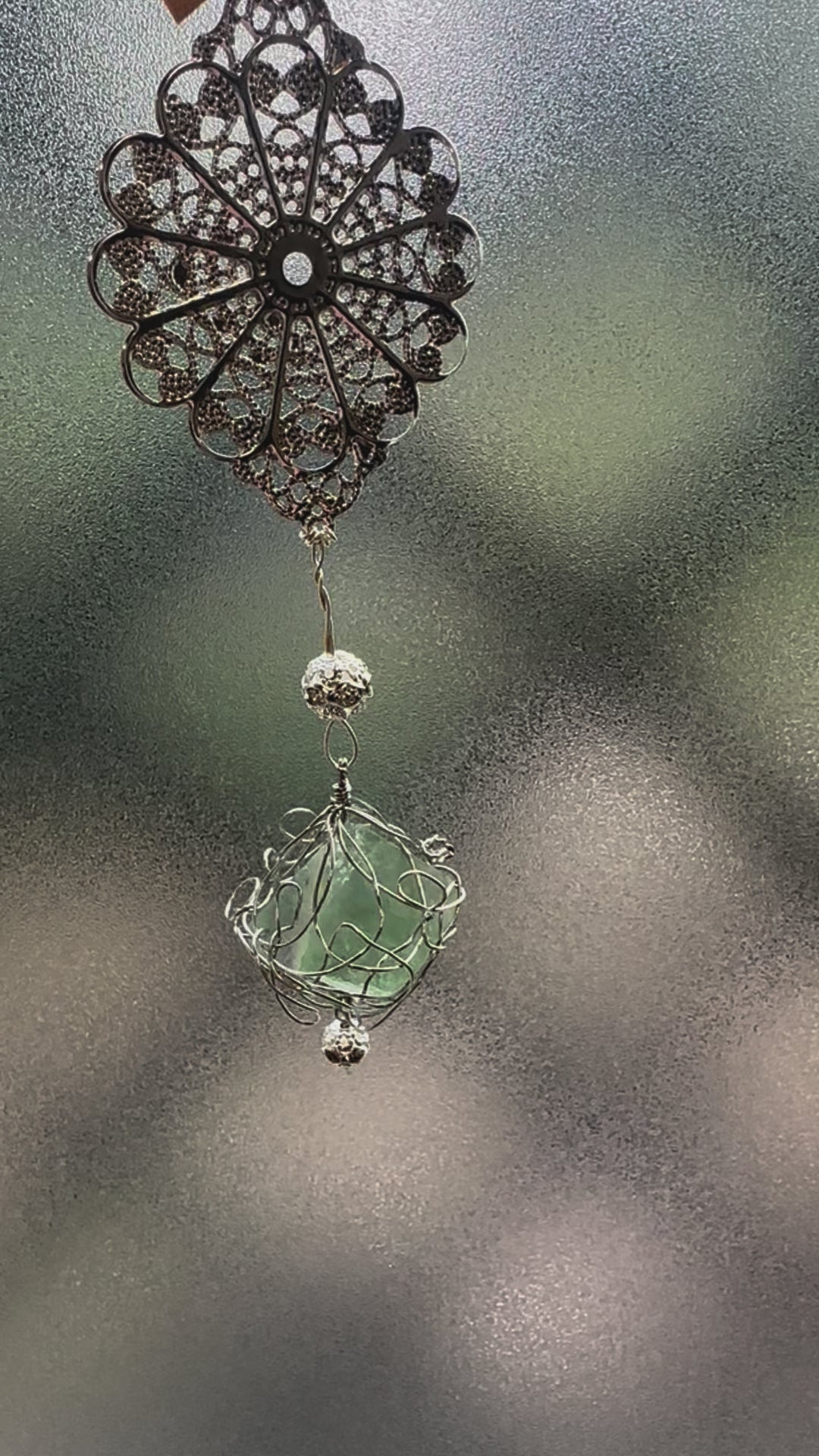 創造力を解き放つ】フローライト八面体 ワイヤー巻きネックレス