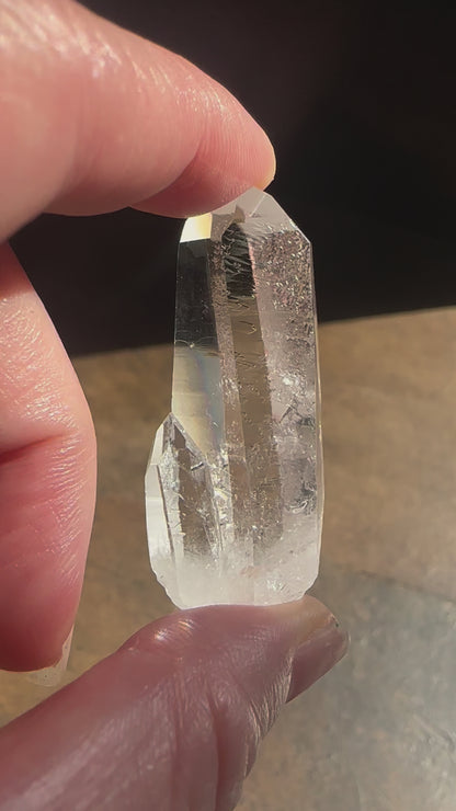 ブラジル・トマスゴンサガ産水晶　最高級グレード