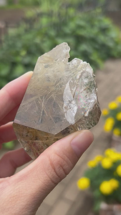 【原石】【ブラジル産】虹入　研磨　ルチルクォーツ　n395